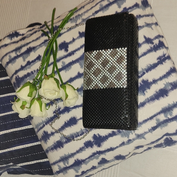 Jessica McClintock Handbags - NWOT JESSICA McCLINTOCK PURSE/CLUTCH